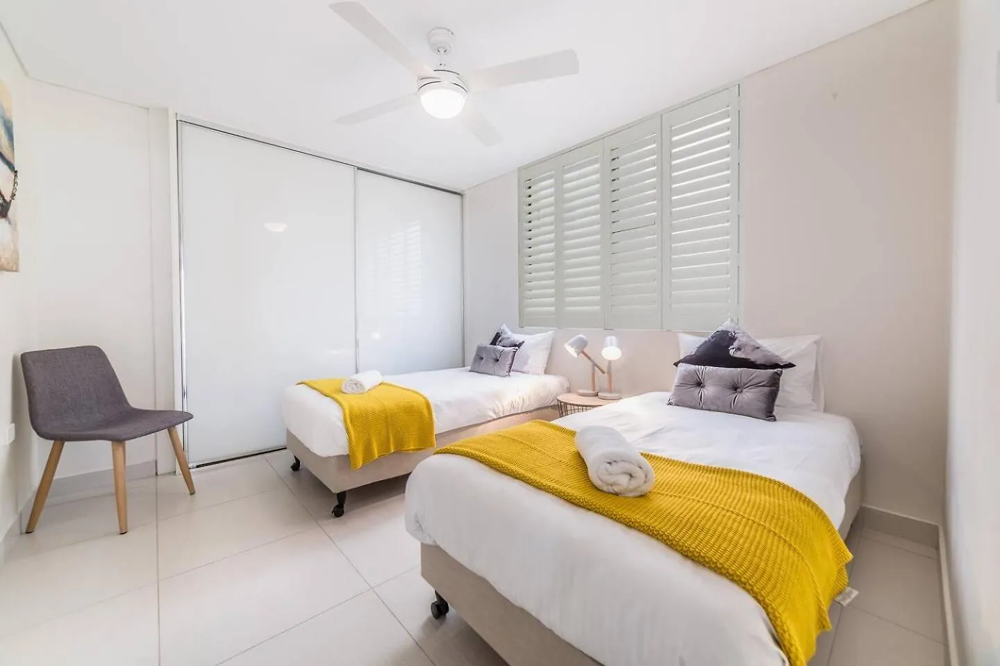 Bright And Chill Beachfront Apartment With Balcony Gold Coast Australia